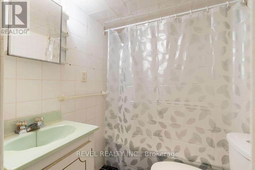 255 Franklin Avenue, Toronto, Ontario  M6P 3Z4 - Photo 38 - W13663436
