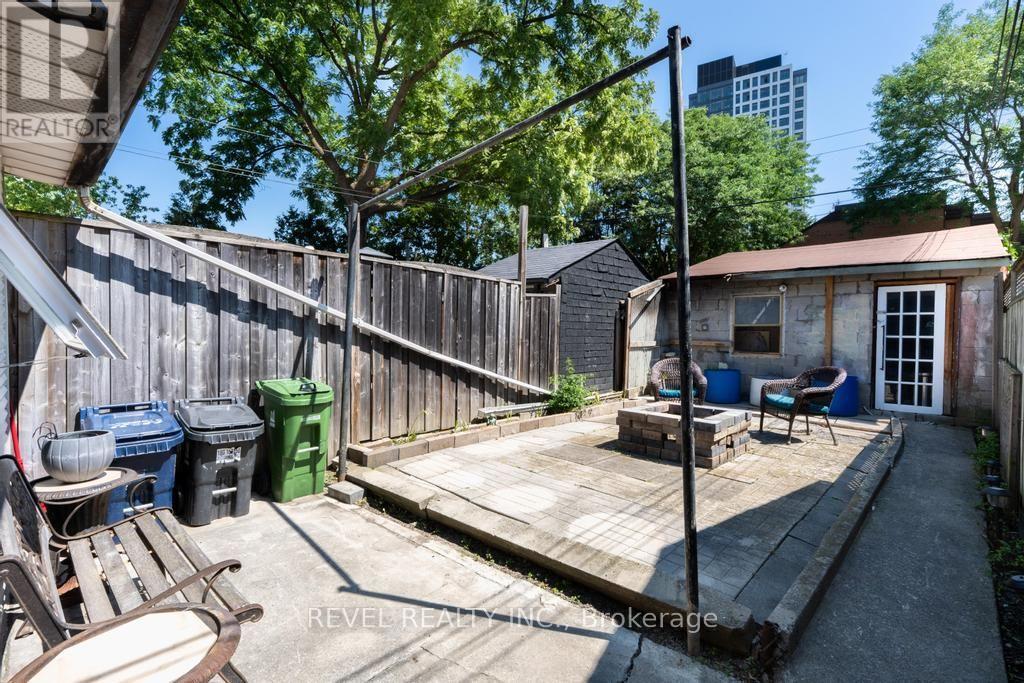 255 Franklin Avenue, Toronto, Ontario  M6P 3Z4 - Photo 45 - W13663436