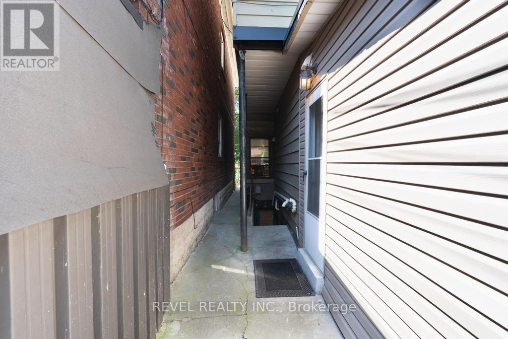 255 Franklin Avenue, Toronto, Ontario  M6P 3Z4 - Photo 46 - W13663436