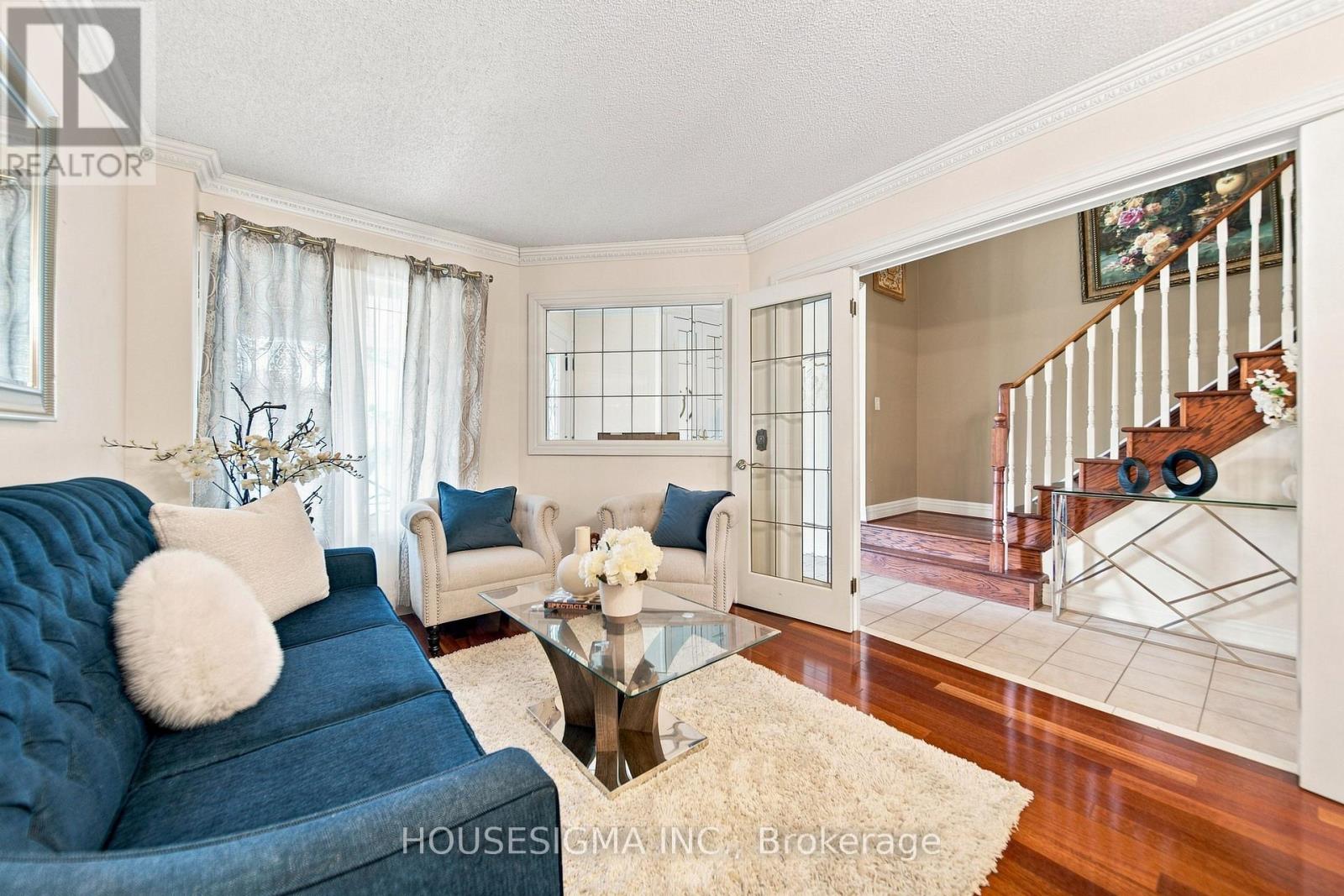 902 Applecroft Circle, Mississauga, Ontario  L5V 2A7 - Photo 6 - W13663460