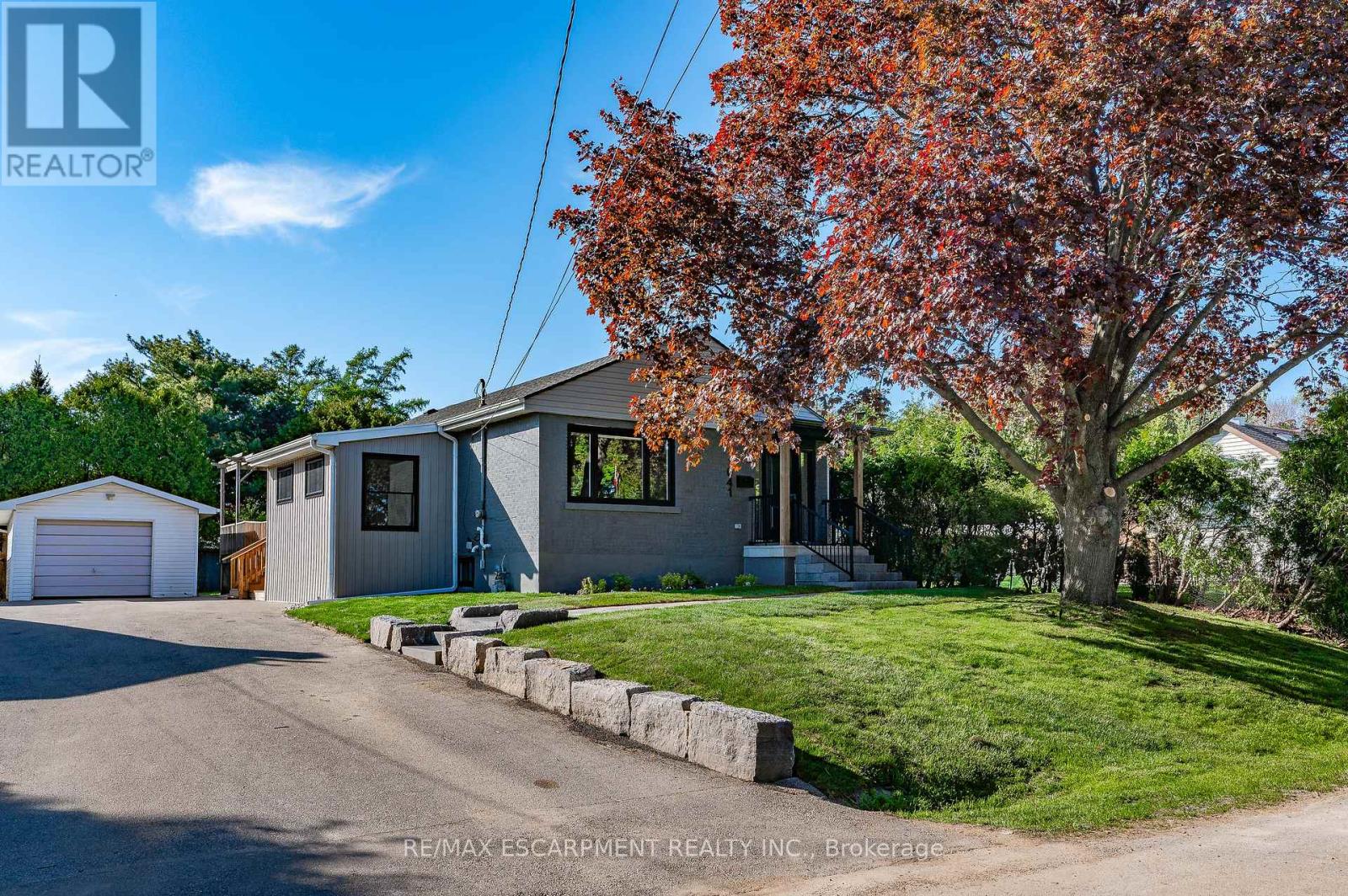 1041 Shepherd's Drive, Burlington, Ontario  L7T 3R4 - Photo 1 - W13663500