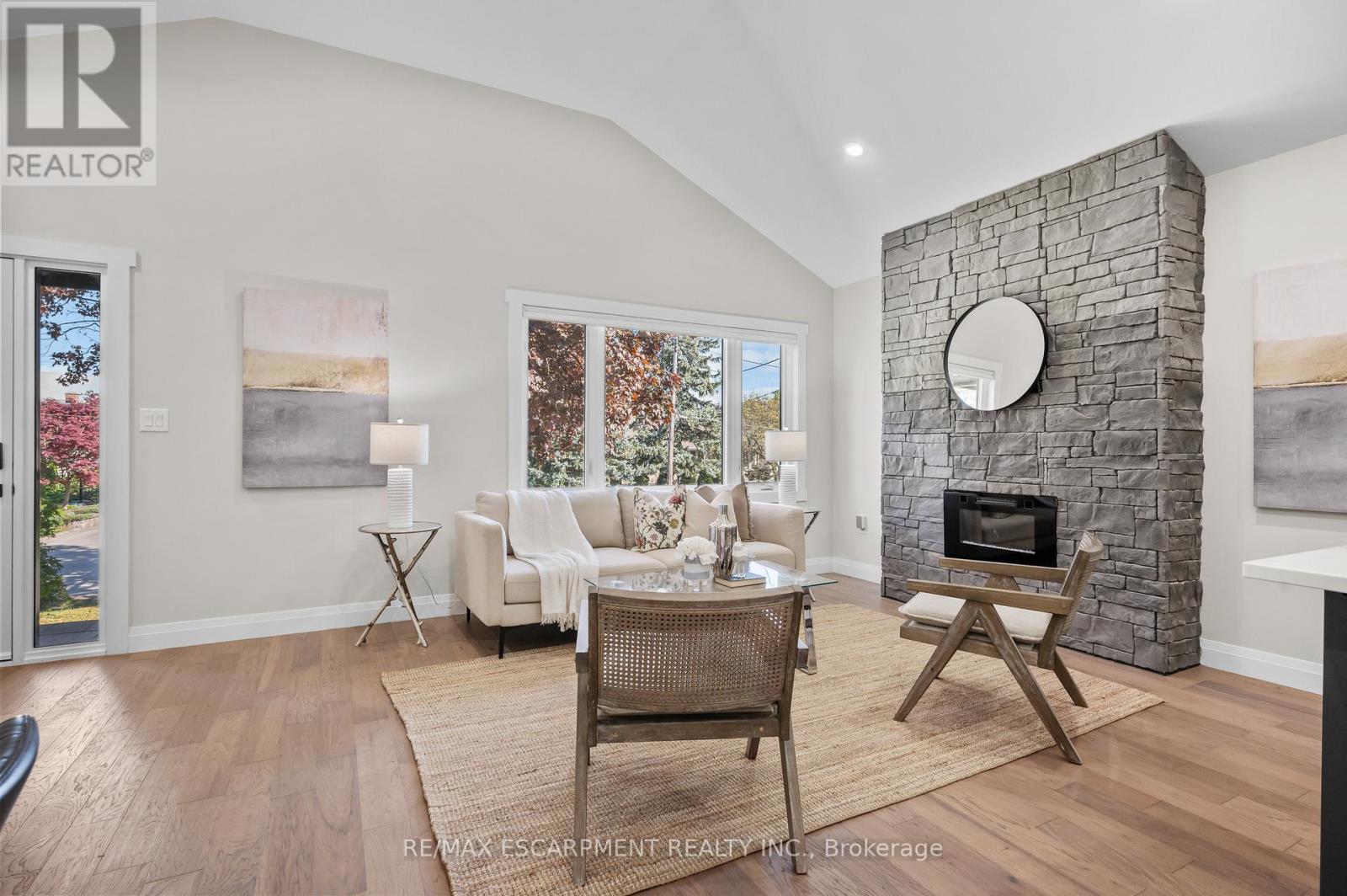 1041 Shepherd's Drive, Burlington, Ontario  L7T 3R4 - Photo 10 - W13663500