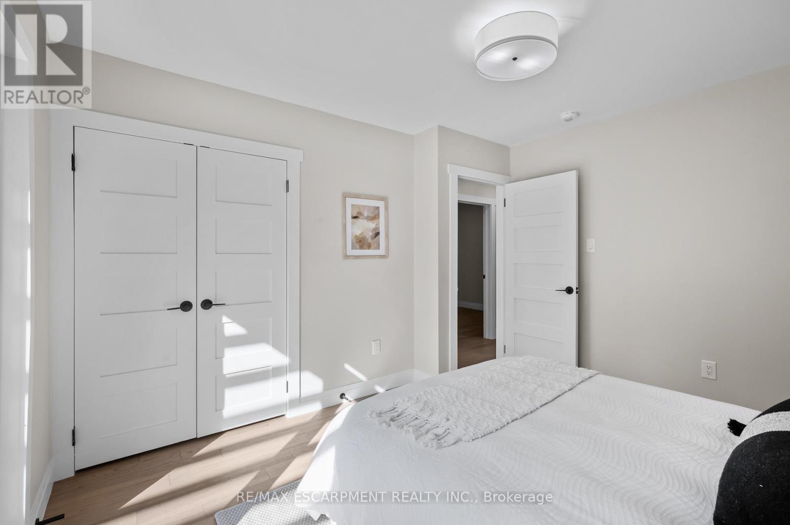 1041 Shepherd's Drive, Burlington, Ontario  L7T 3R4 - Photo 22 - W13663500
