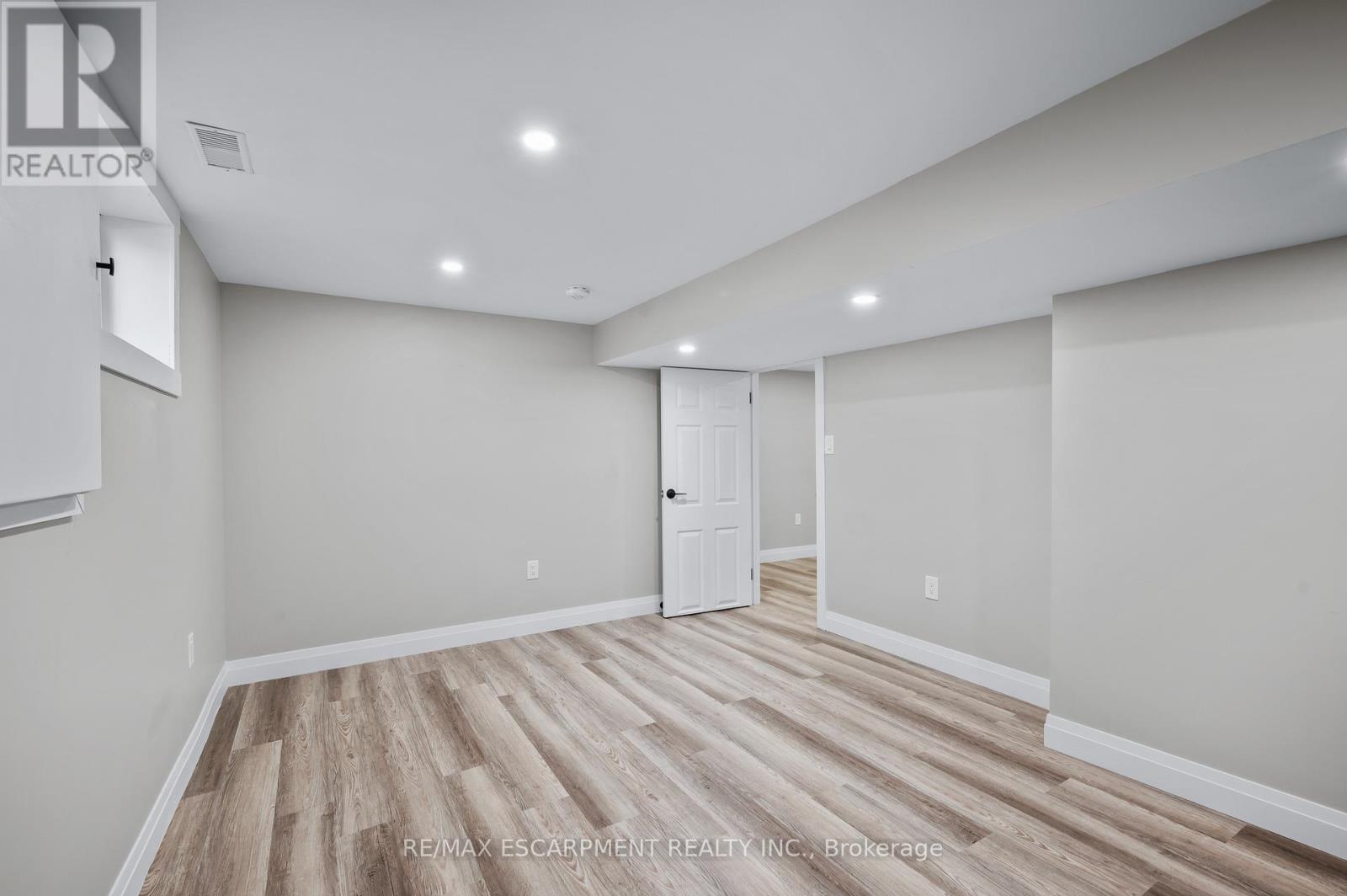 1041 Shepherd's Drive, Burlington, Ontario  L7T 3R4 - Photo 33 - W13663500