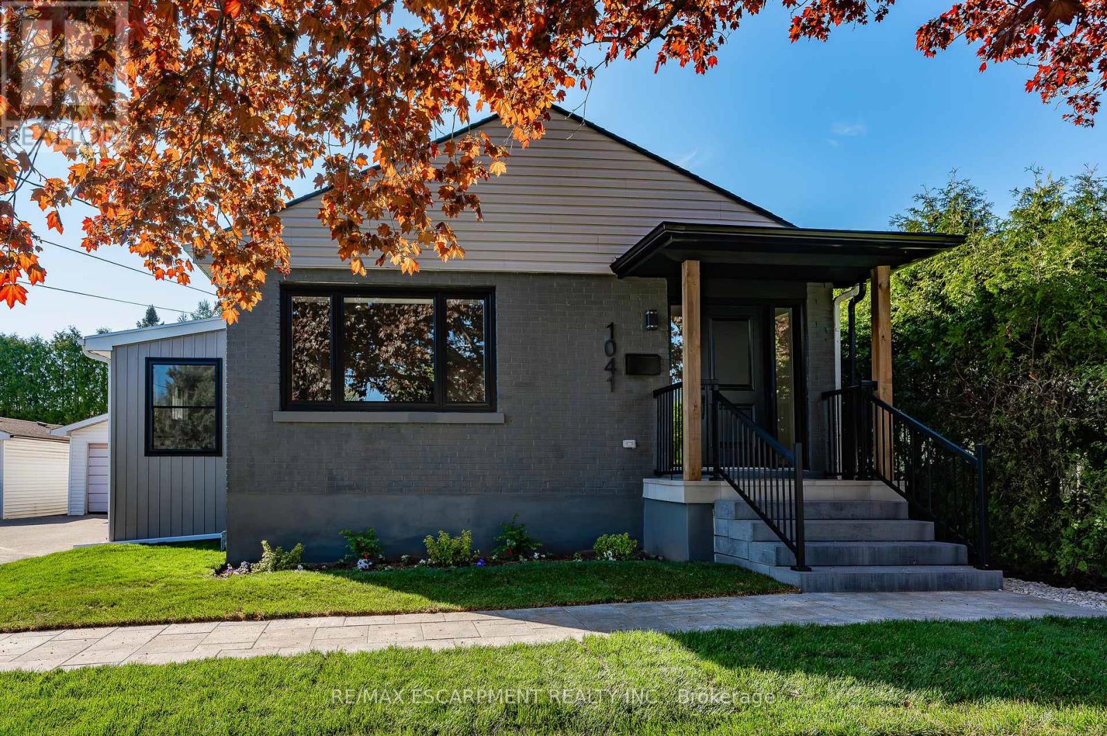 1041 Shepherd's Drive, Burlington, Ontario  L7T 3R4 - Photo 4 - W13663500