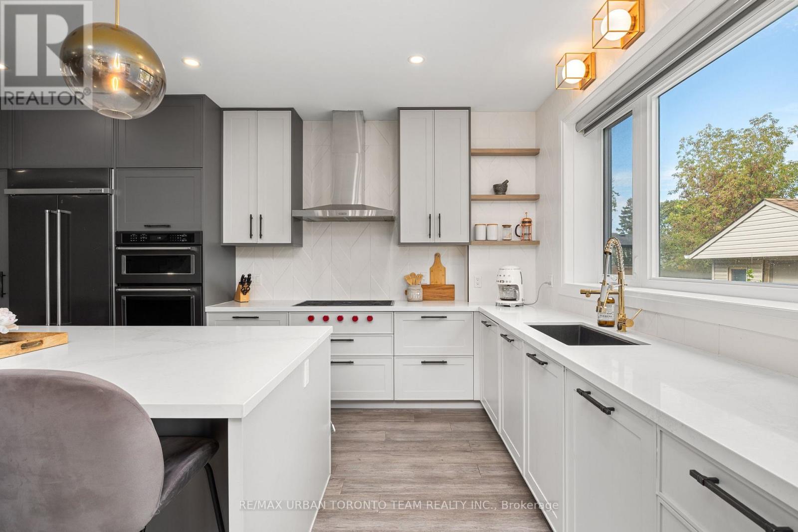58 Manitoba Street, Toronto, Ontario  M8Y 1C9 - Photo 6 - W13663570
