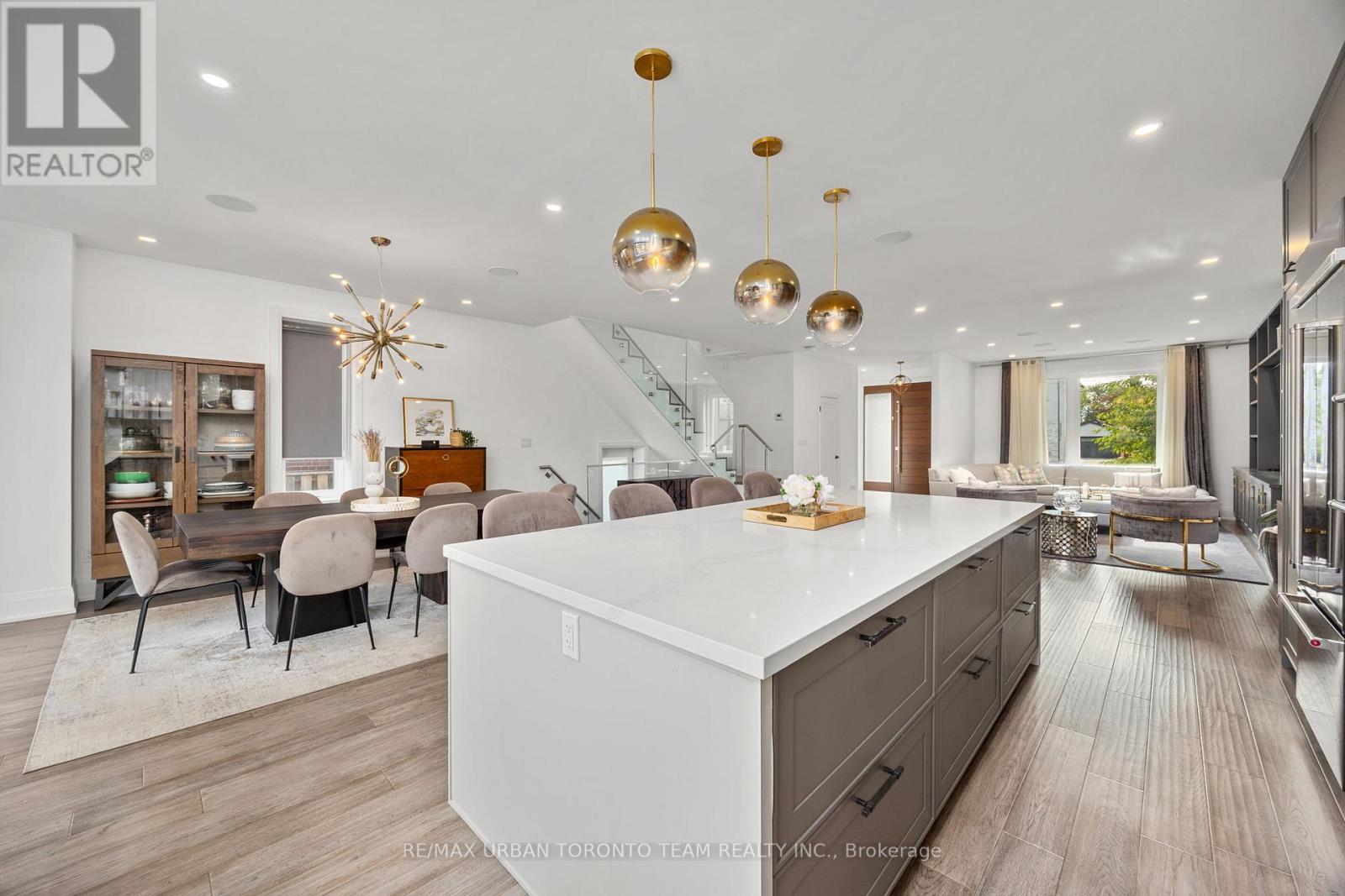 58 Manitoba Street, Toronto, Ontario  M8Y 1C9 - Photo 7 - W13663570