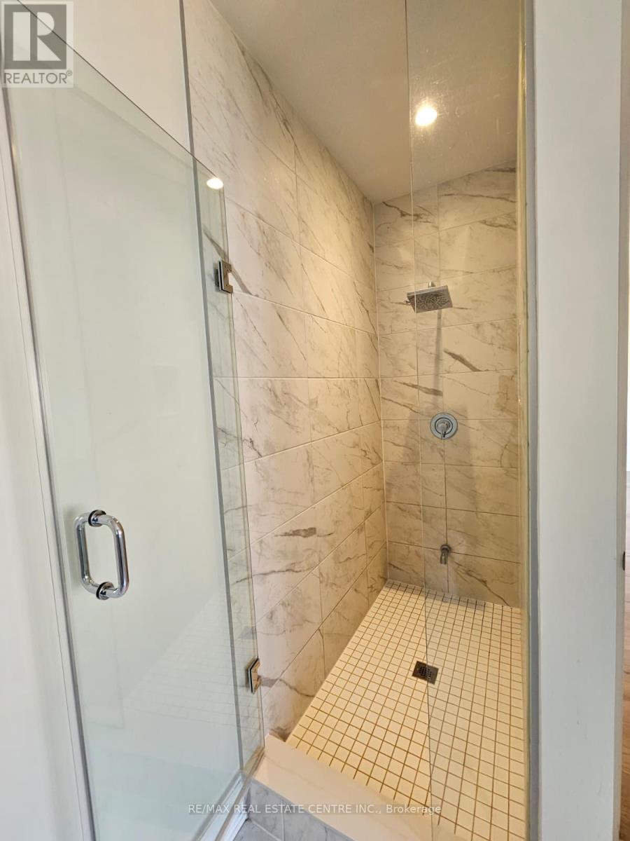 18 Gladmary Drive, Brampton, Ontario  L6Y 6K9 - Photo 35 - W13663576