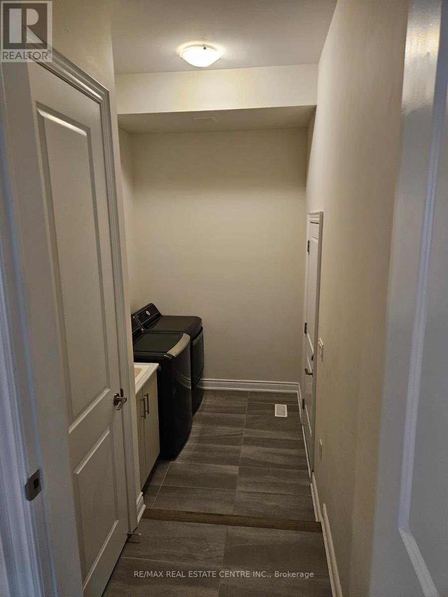 18 Gladmary Drive, Brampton, Ontario  L6Y 6K9 - Photo 8 - W13663576