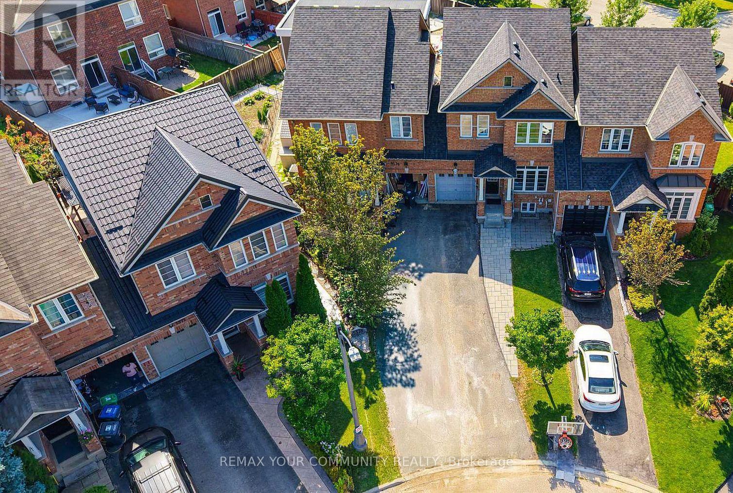 5578 Waterwind Crescent, Mississauga, Ontario  L5M 0G2 - Photo 7 - W13659828