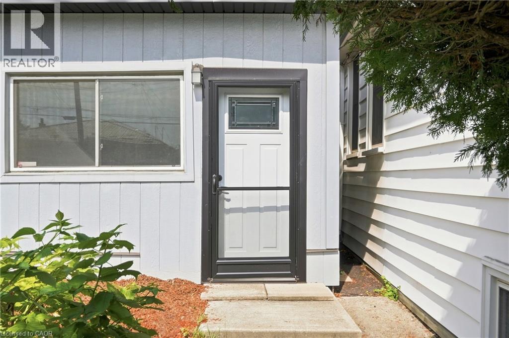 88 East 19th Street, Hamilton, Ontario  L9A 4S1 - Photo 2 - 40854961
