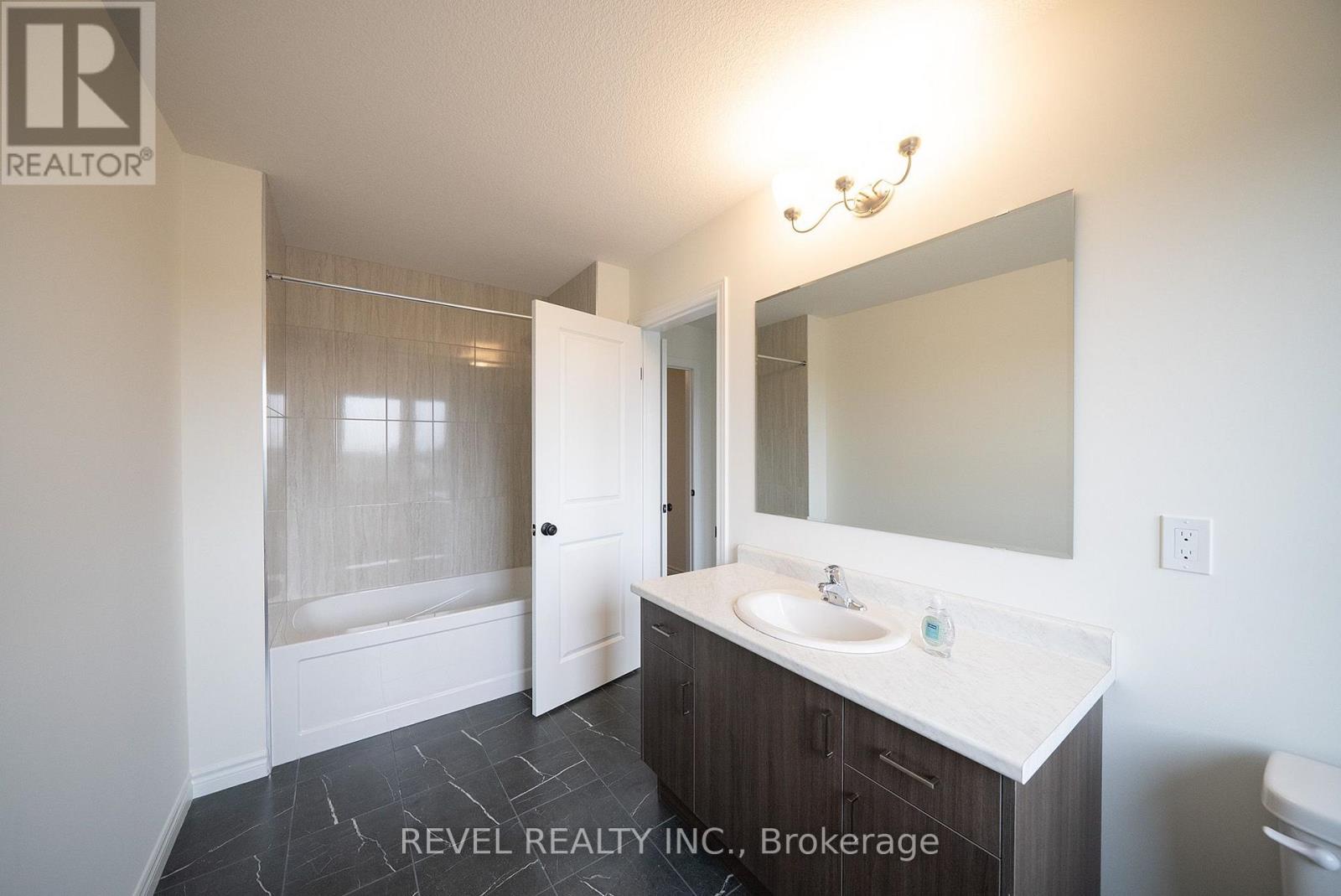 115 Mattingley Street, Brant, Ontario  N3L 0G4 - Photo 19 - X13663510