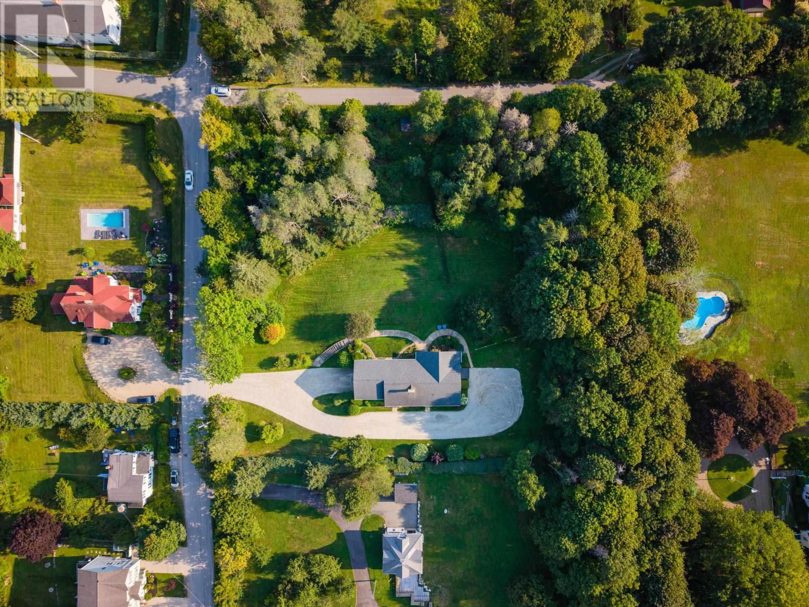 121 Victoria Street, Chester, Nova Scotia  B0J 1J0 - Photo 4 - 202620300