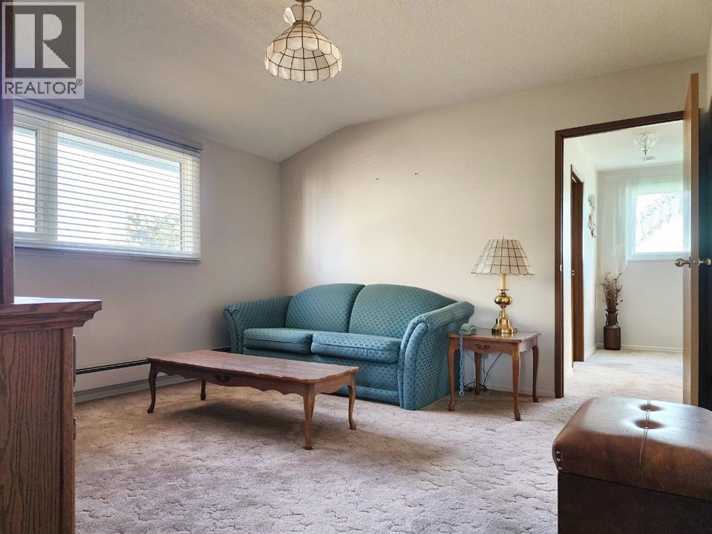112 43 Avenue W, Claresholm, Alberta  T0L 0T0 - Photo 20 - A2273845
