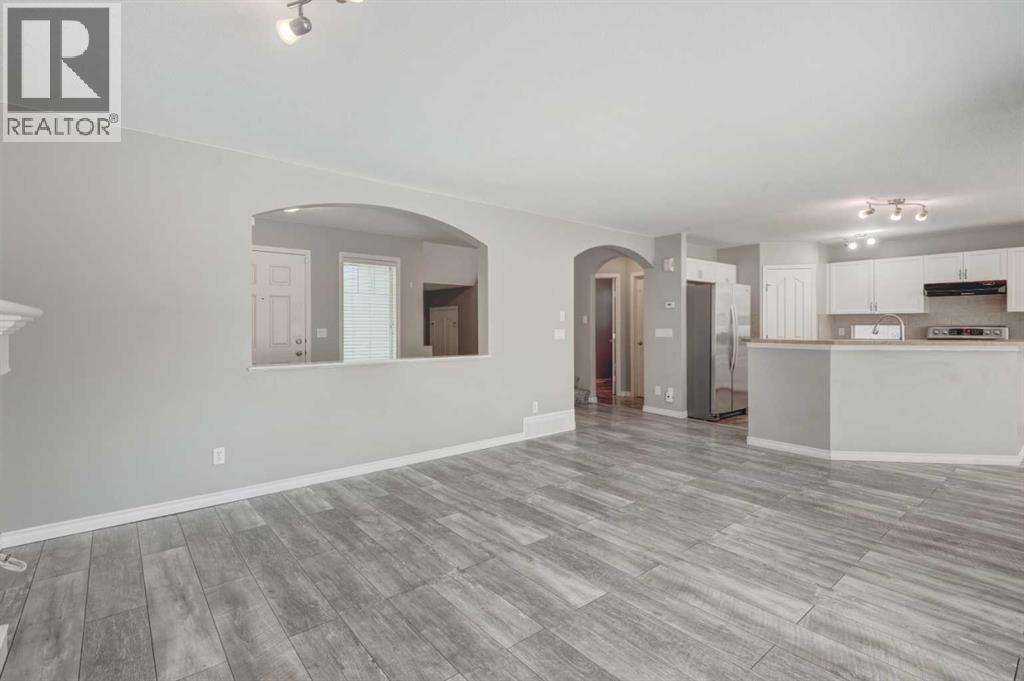 27 Bridlerange Circle SW, Calgary, Alberta  T2Y 5H4 - Photo 7 - A2327686