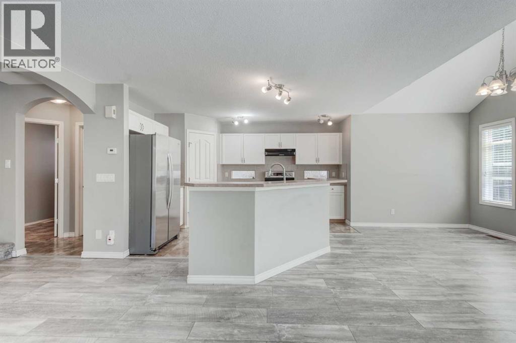 27 Bridlerange Circle SW, Calgary, Alberta  T2Y 5H4 - Photo 13 - A2327686
