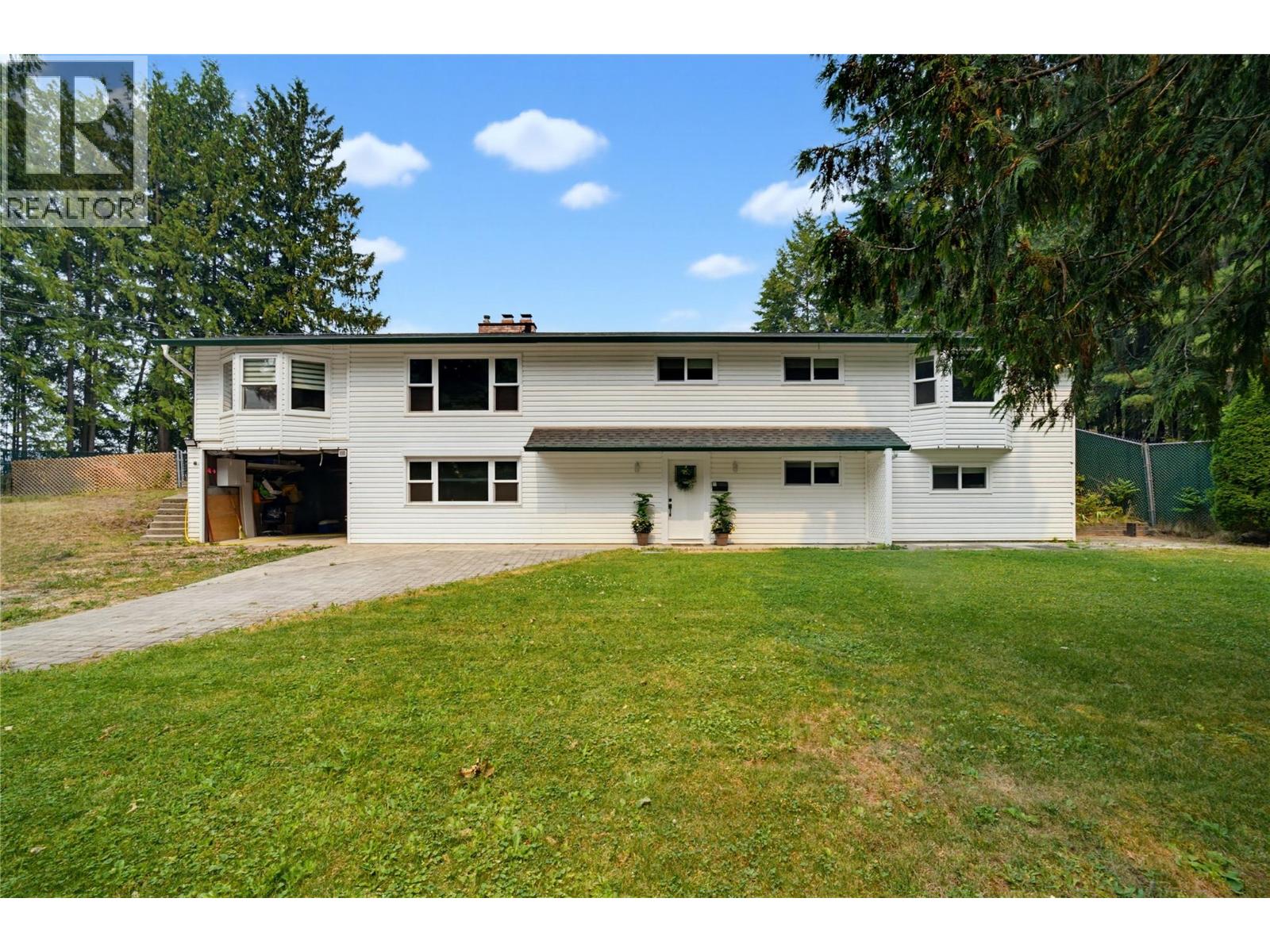 3251 5 Avenue SE, Salmon Arm, British Columbia