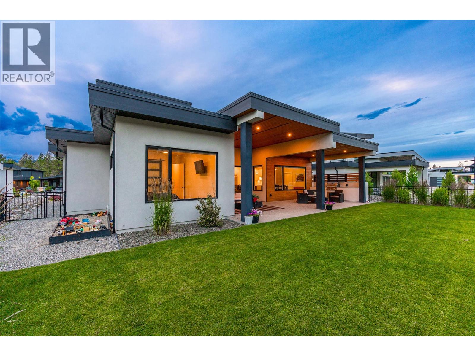 10245 Beacon Hill Drive, Lake Country, British Columbia  V4V 0A9 - Photo 7 - 10394226