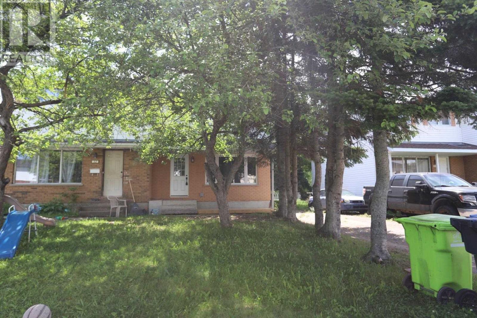 30 Copernicus Dr, Sault Ste. Marie, Ontario  P6A 6H2 - Photo 1 - SM261745