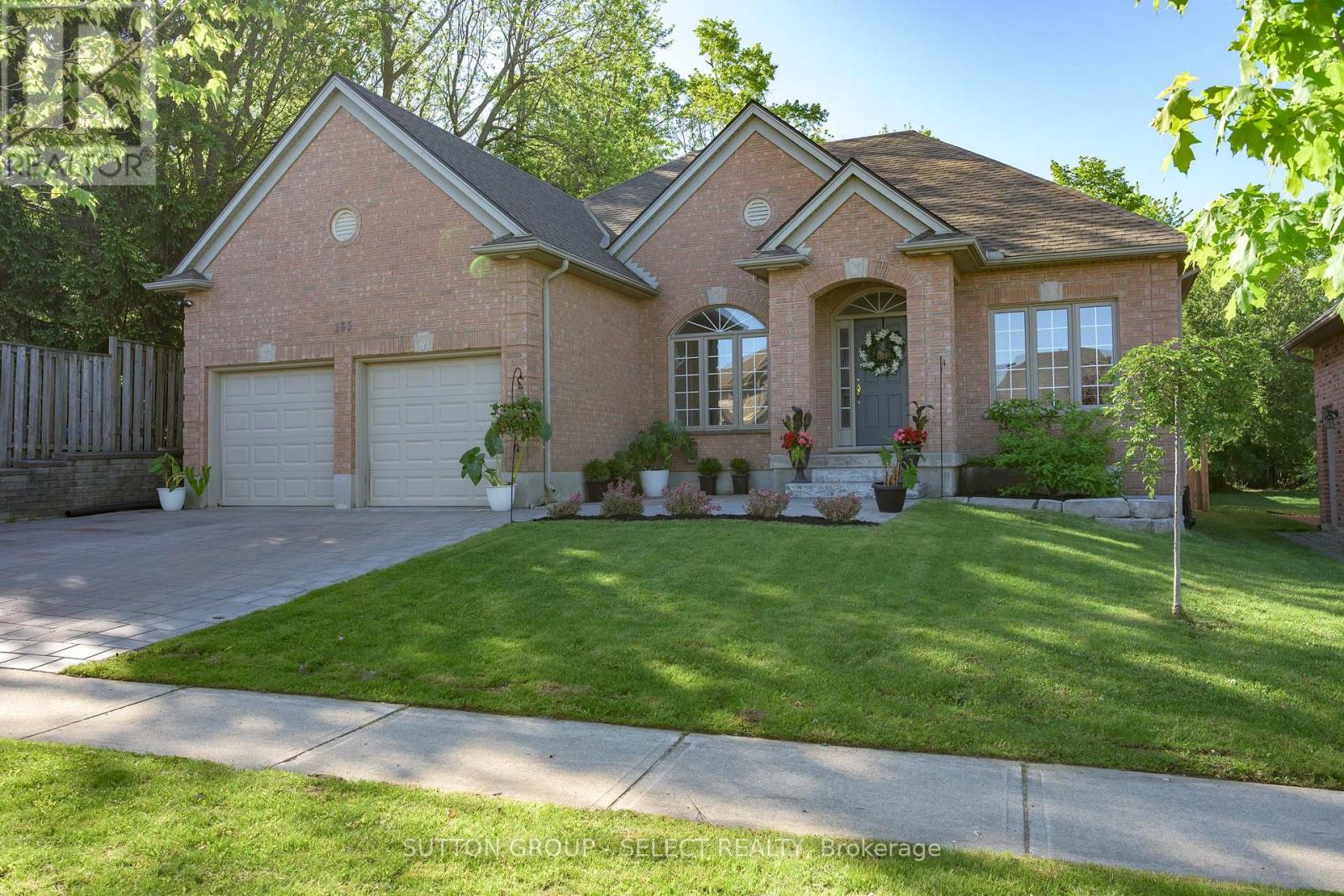 135 Plane Tree Drive, London North, Ontario  N6G 5H4 - Photo 3 - X13663720