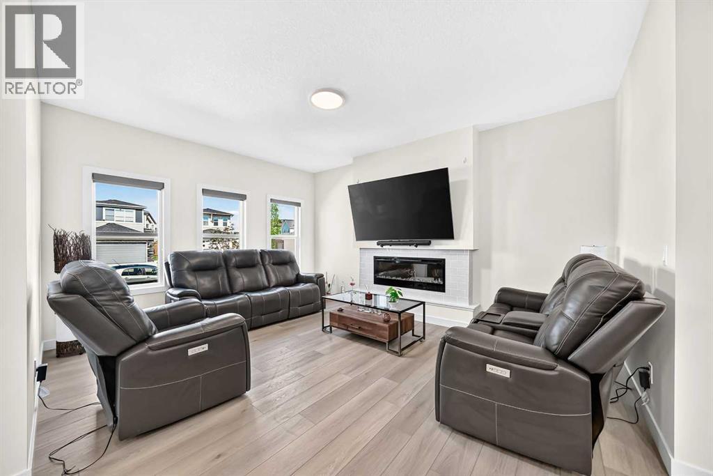 27 Belvedere Point Se, Calgary, Alberta  T2A 7Y9 - Photo 9 - A2324593
