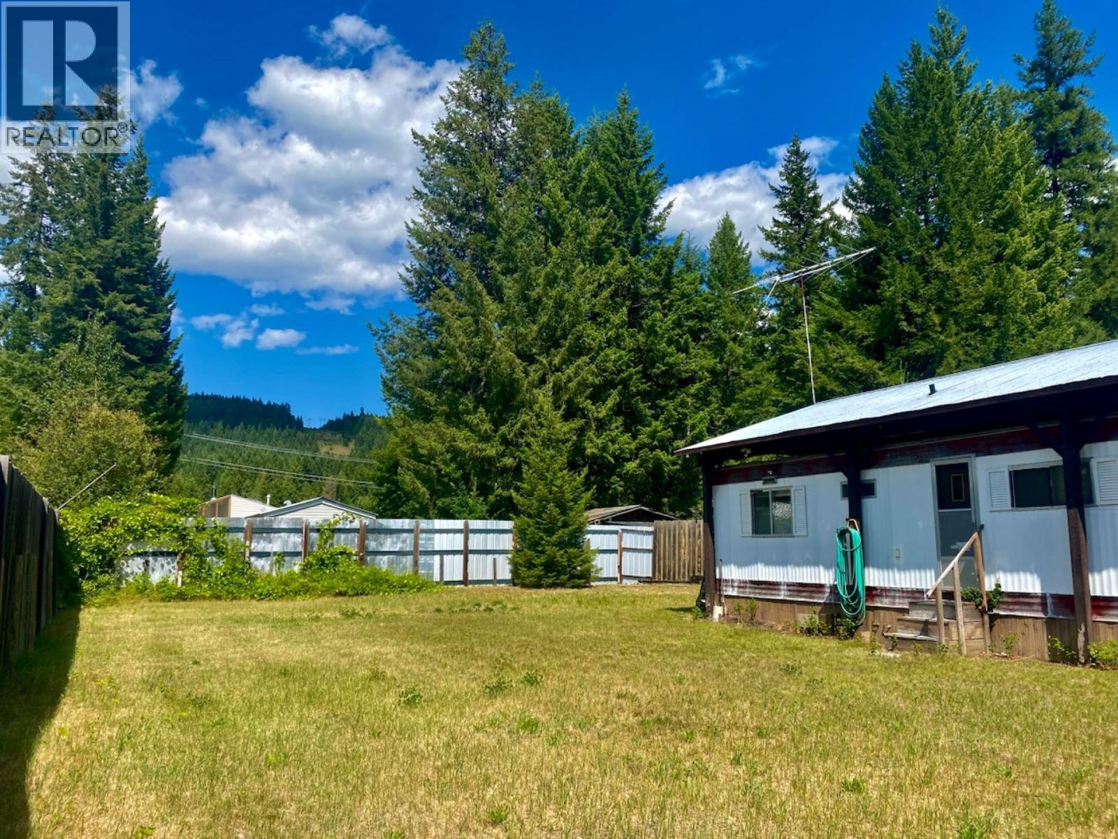 437 Wildwood Road Road, Clearwater, British Columbia  V0E 1N0 - Photo 4 - 10387176