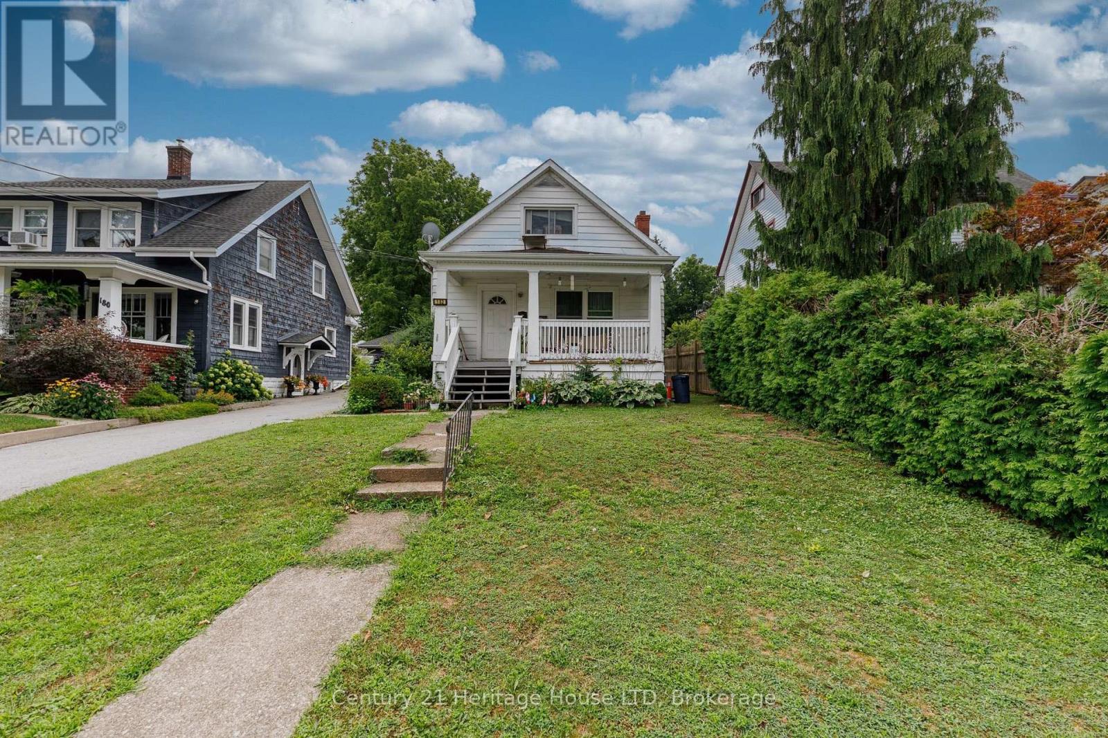 182 Bertie Street, Fort Erie, Ontario  L2A 1Z1 - Photo 1 - X13663774