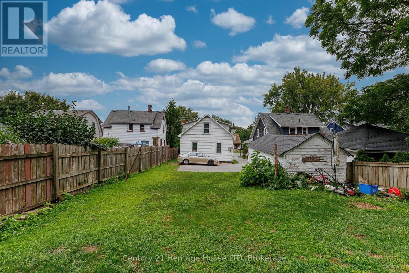 182 Bertie Street, Fort Erie, Ontario  L2A 1Z1 - Photo 3 - X13663774