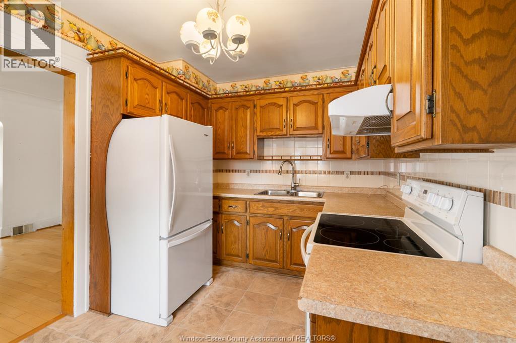 2279 Lillian Avenue, Windsor, Ontario  N8X 4B1 - Photo 34 - 26019435