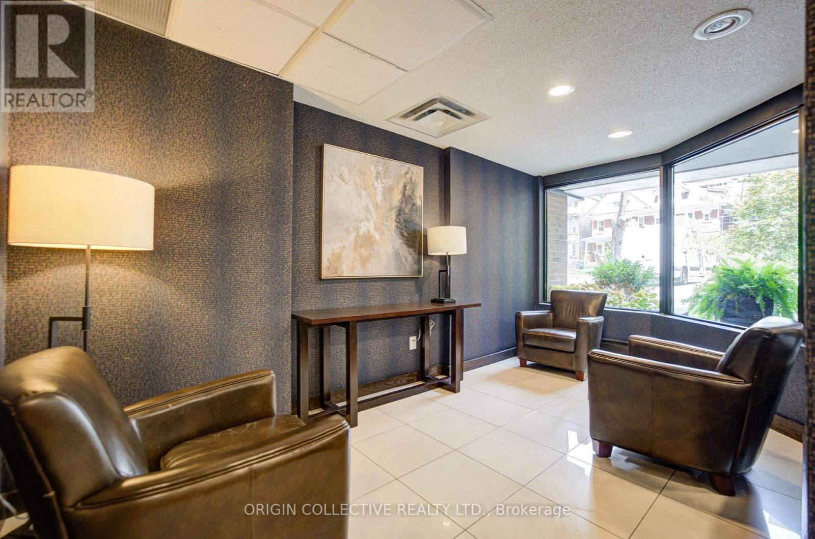 305 - 19 Dundonald Street, Toronto, Ontario  M4Y 1K3 - Photo 4 - C13663676