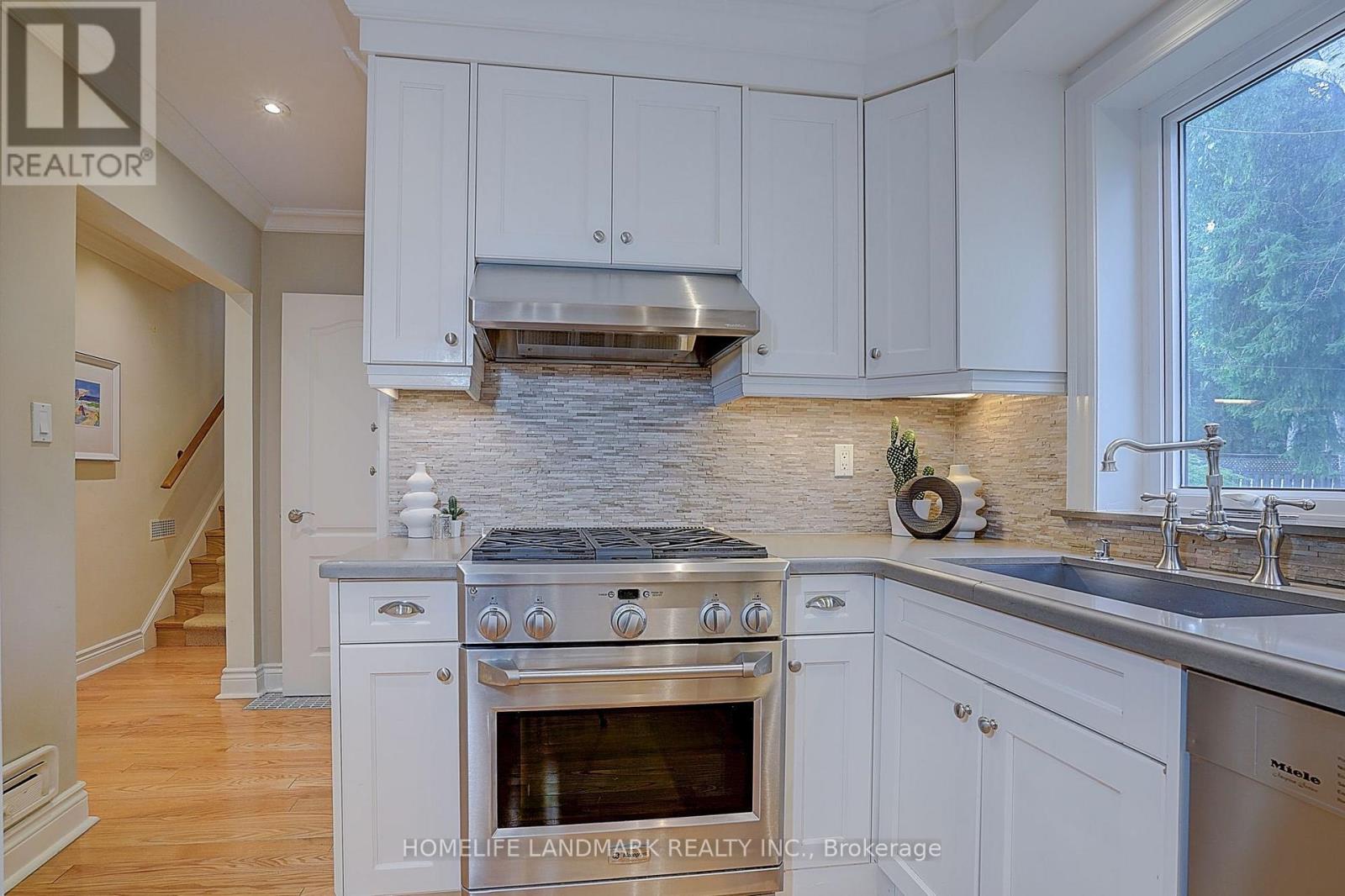 108 Empress Avenue, Toronto, Ontario  M2N 3T6 - Photo 10 - C13663728