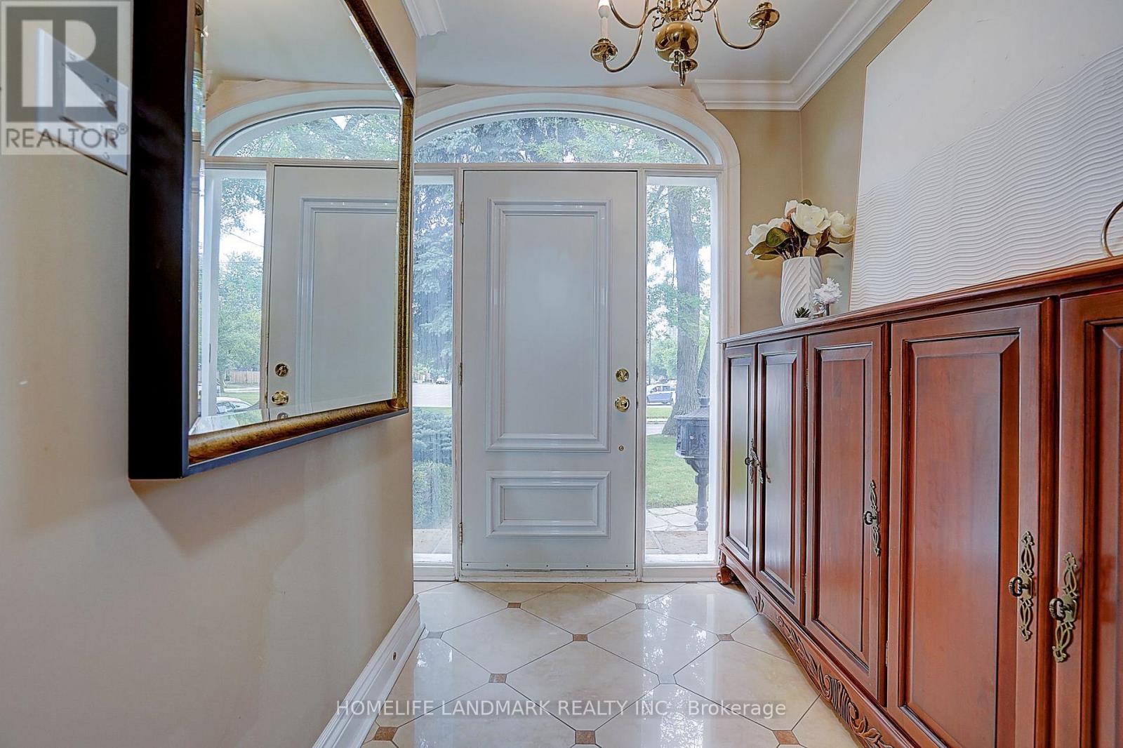108 Empress Avenue, Toronto, Ontario  M2N 3T6 - Photo 4 - C13663728