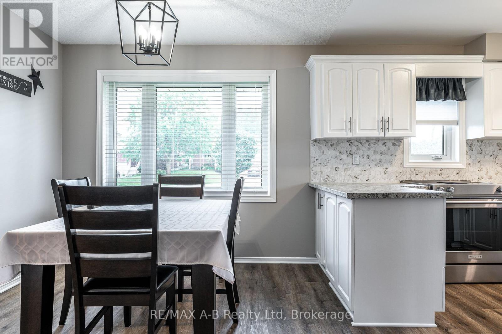 6 Hillside Court, St. Marys, Ontario  N4X 1C3 - Photo 10 - X13663698