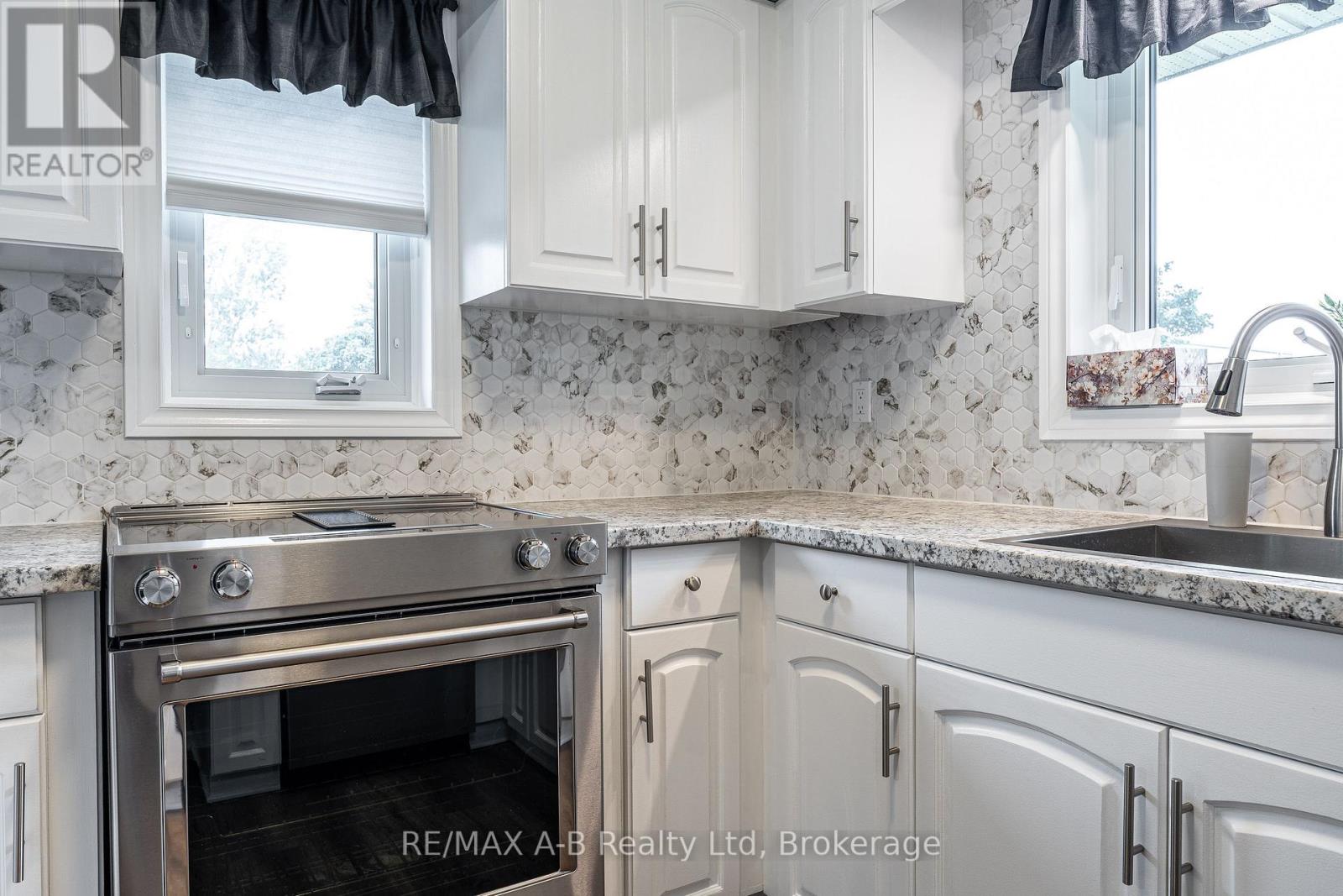 6 Hillside Court, St. Marys, Ontario  N4X 1C3 - Photo 12 - X13663698
