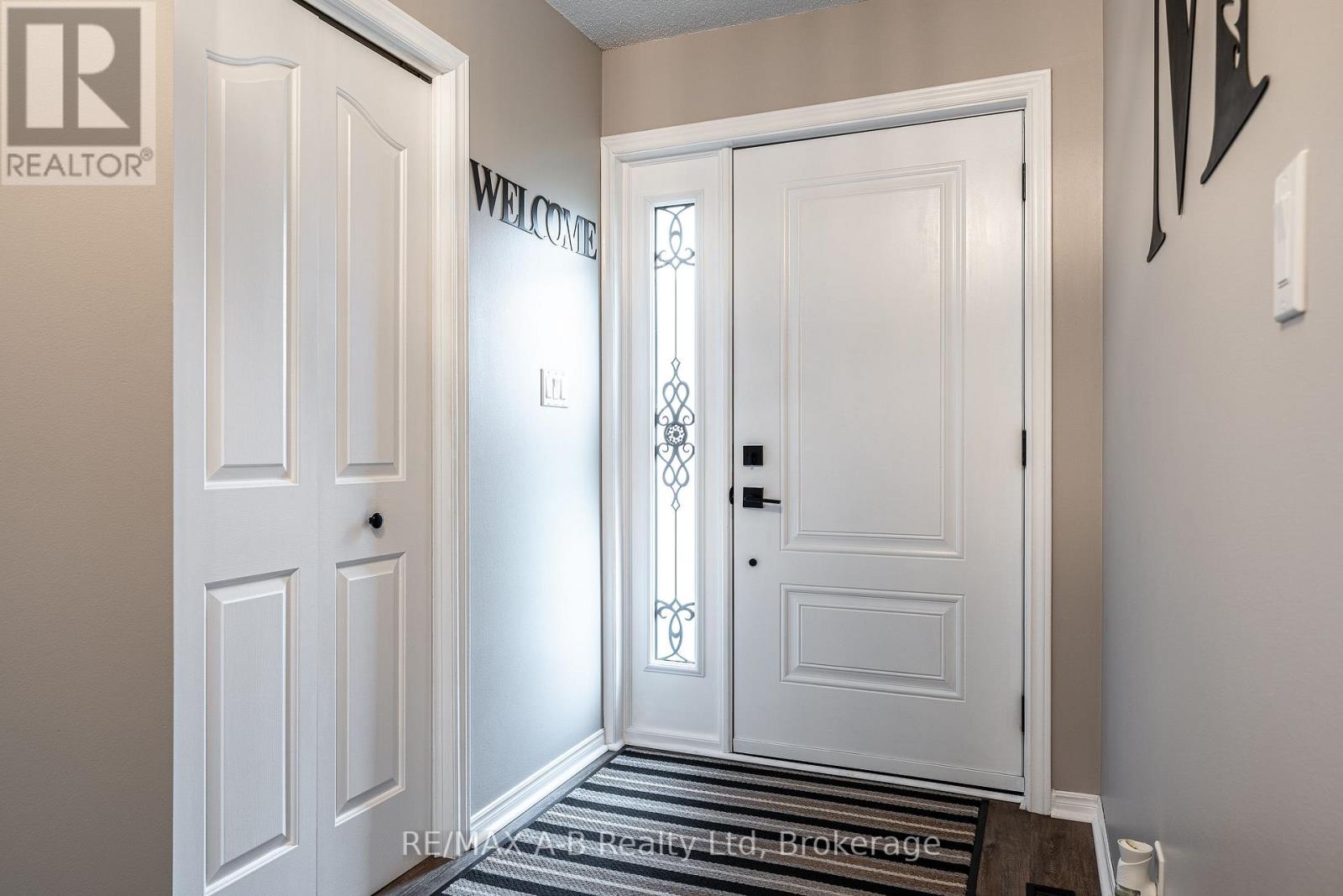 6 Hillside Court, St. Marys, Ontario  N4X 1C3 - Photo 6 - X13663698