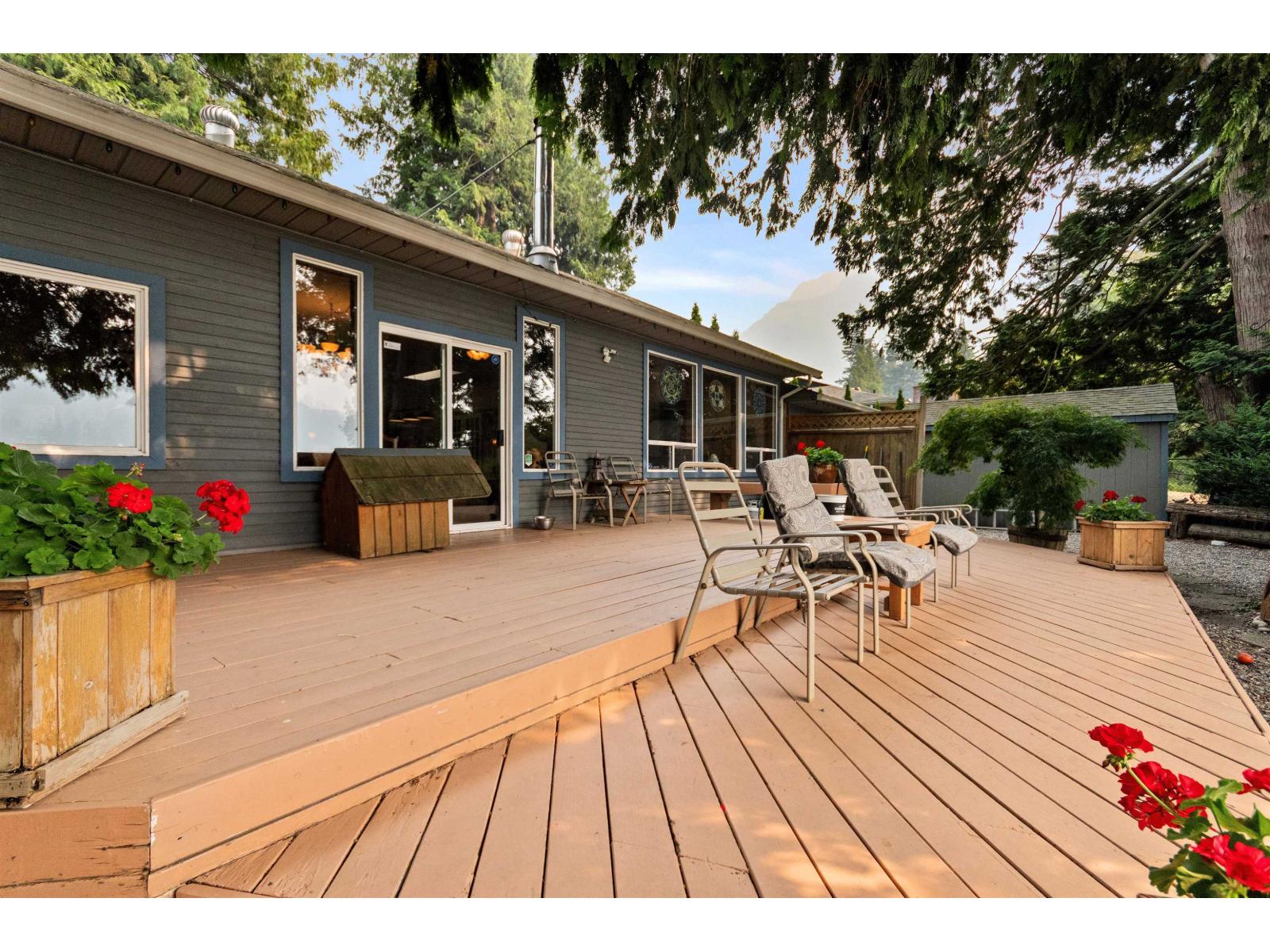 402 Water Avenue, Hope, Hope, British Columbia  V0X 1L0 - Photo 2 - R3154710
