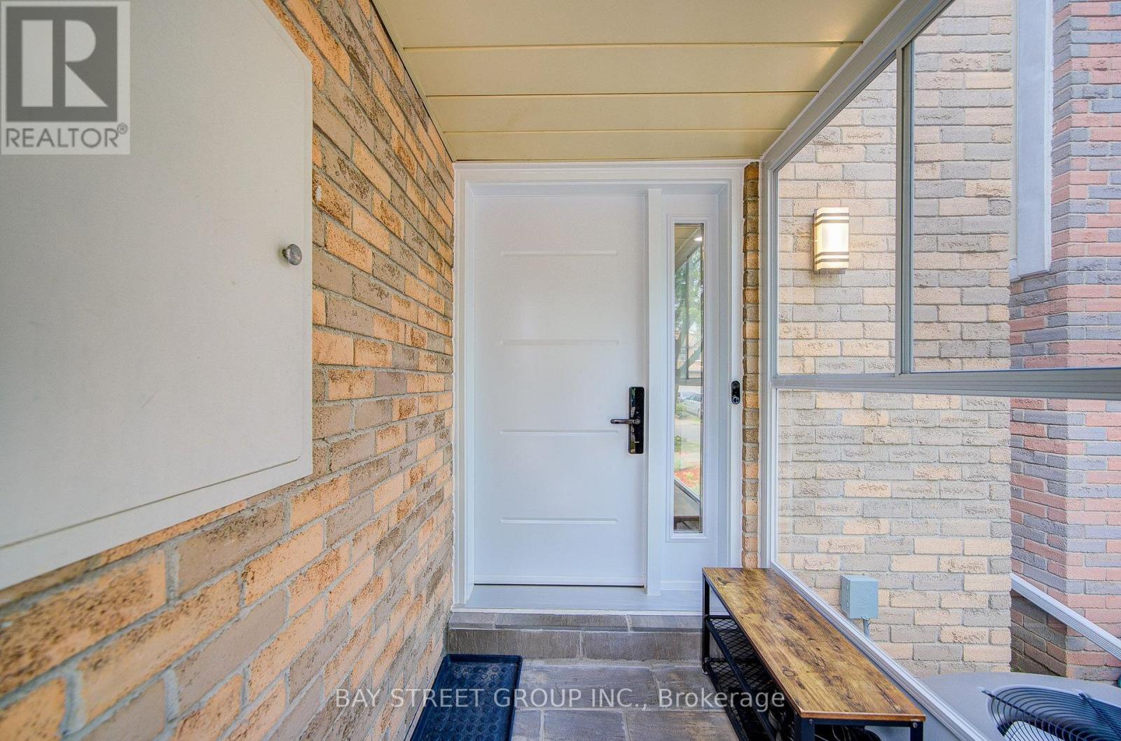 47 Becca Hall Trail, Toronto, Ontario  M1V 2T7 - Photo 3 - E13663694