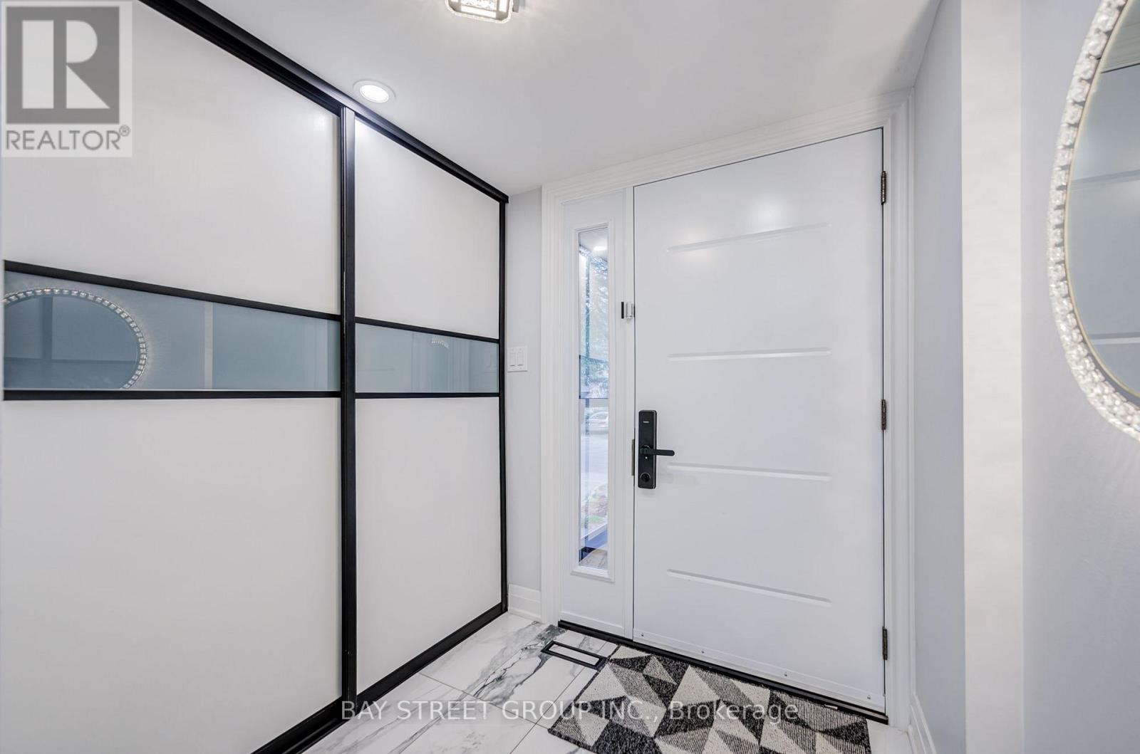 47 Becca Hall Trail, Toronto, Ontario  M1V 2T7 - Photo 5 - E13663694