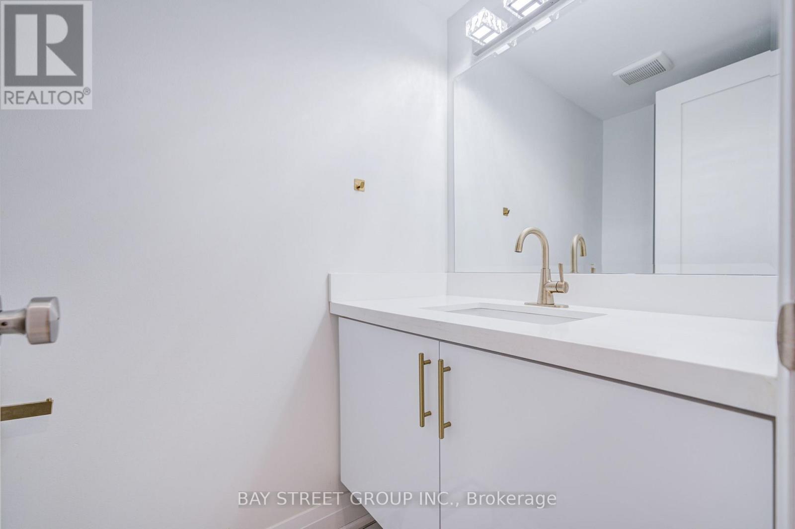 47 Becca Hall Trail, Toronto, Ontario  M1V 2T7 - Photo 7 - E13663694