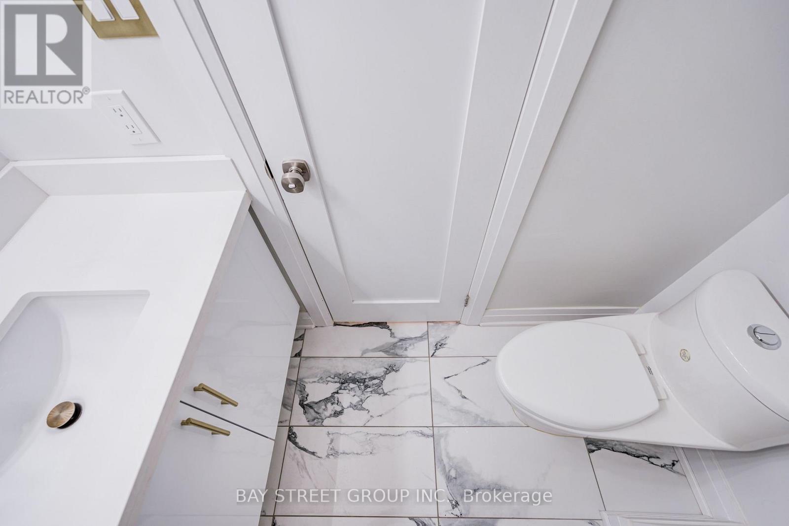 47 Becca Hall Trail, Toronto, Ontario  M1V 2T7 - Photo 8 - E13663694