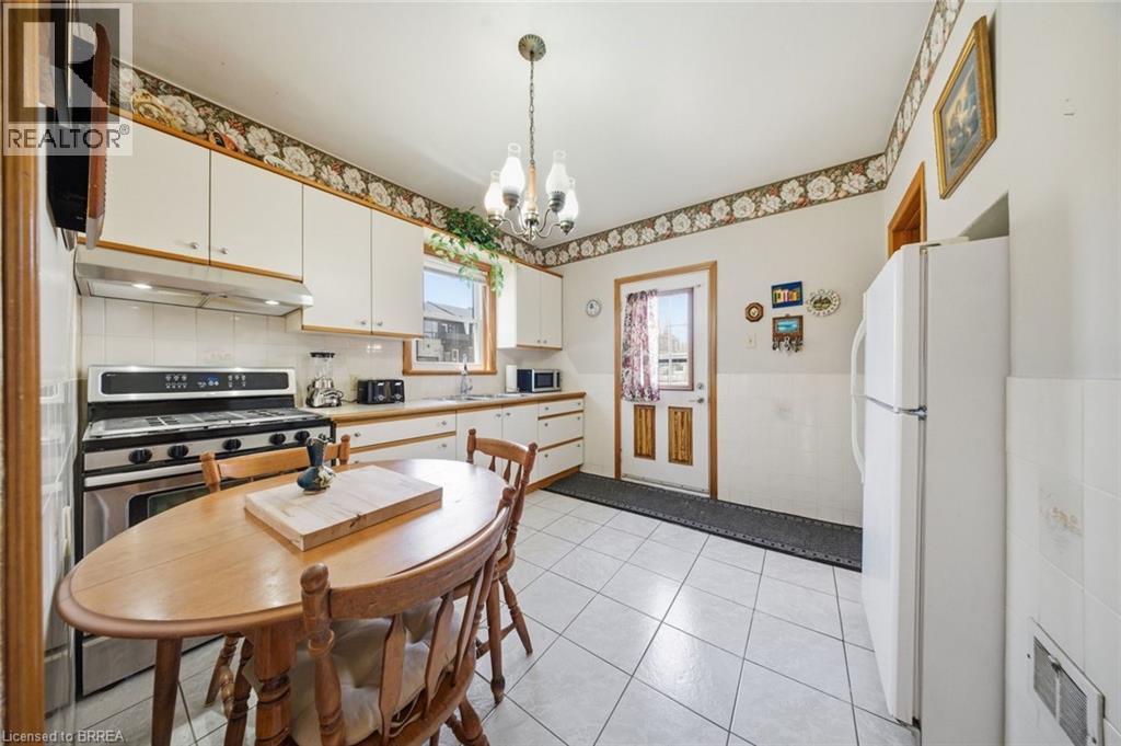 76 Brock Street, Brantford, Ontario  N3S 5V2 - Photo 5 - 40828320