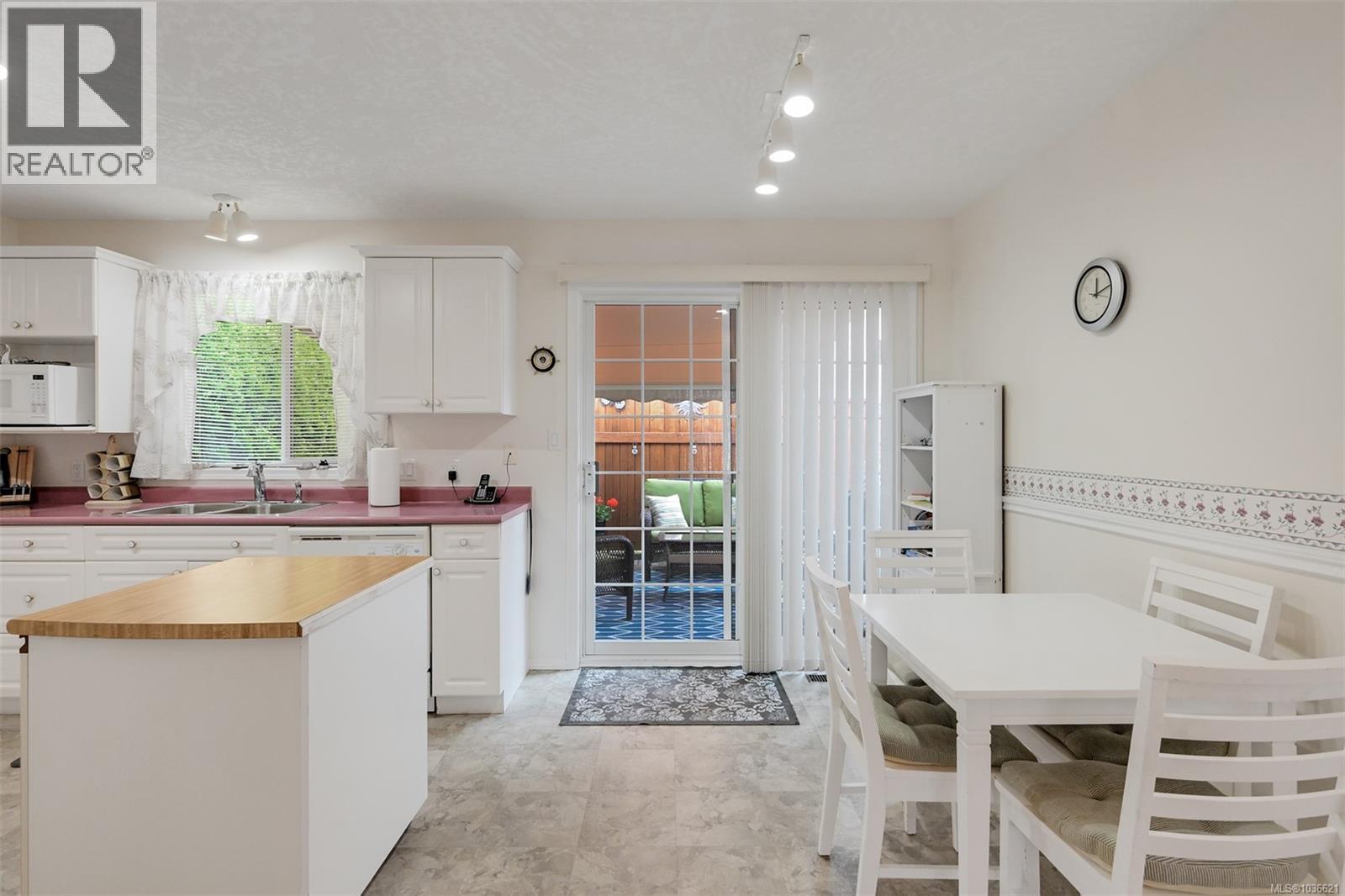 128 Camas Lane, View Royal, British Columbia  V9A 7M2 - Photo 12 - 1036621