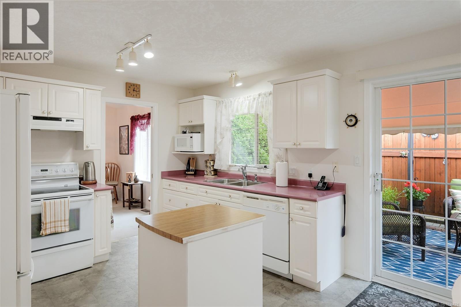 128 Camas Lane, View Royal, British Columbia  V9A 7M2 - Photo 11 - 1036621