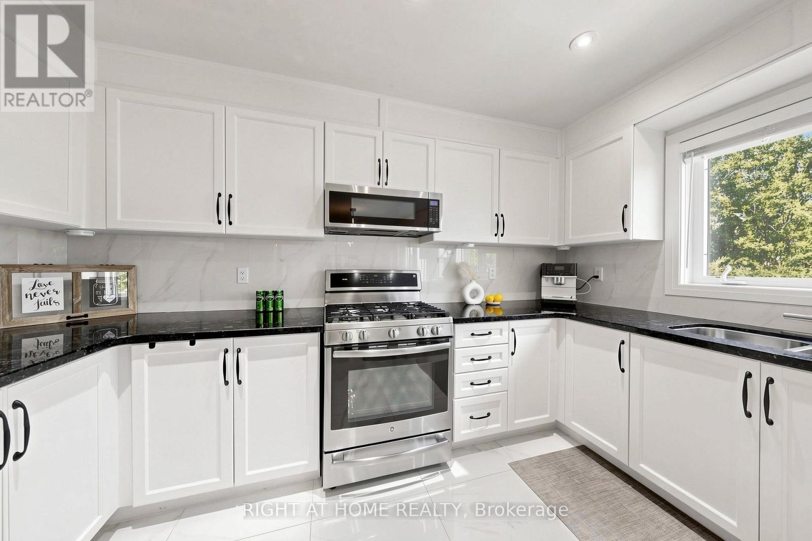 178 Delbert Circle, Whitchurch-Stouffville, Ontario  L4A 0Y7 - Photo 16 - N13663724