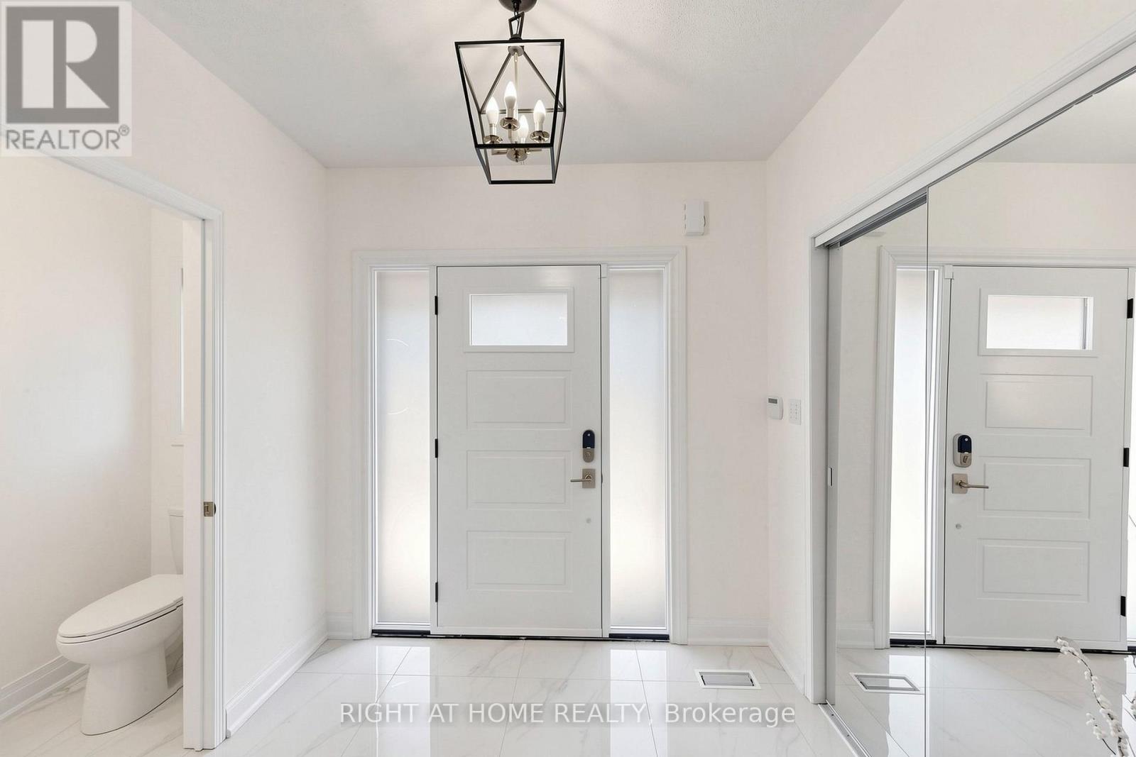 178 Delbert Circle, Whitchurch-Stouffville, Ontario  L4A 0Y7 - Photo 3 - N13663724