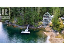 9812 WESCAN ROAD, Halfmoon Bay, British Columbia