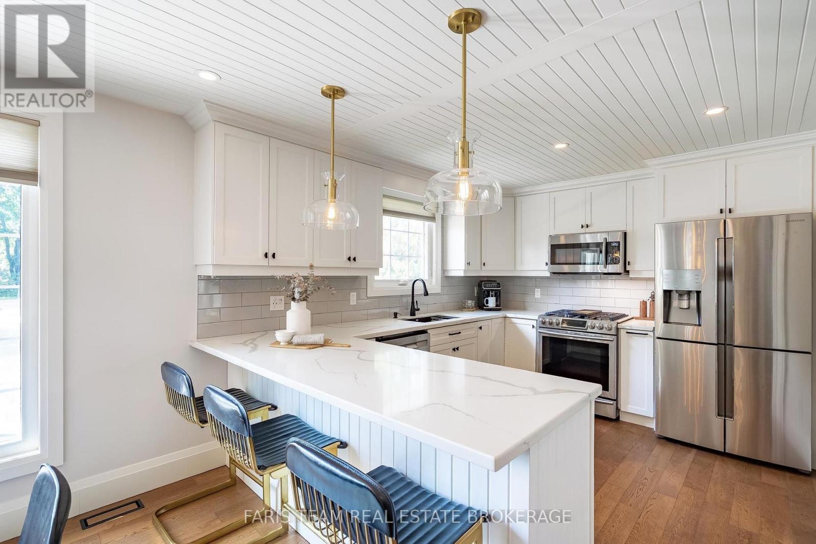 27 Poplar Crescent, Ramara (Brechin), Ontario  L0K 1B0 - Photo 5 - S13663648