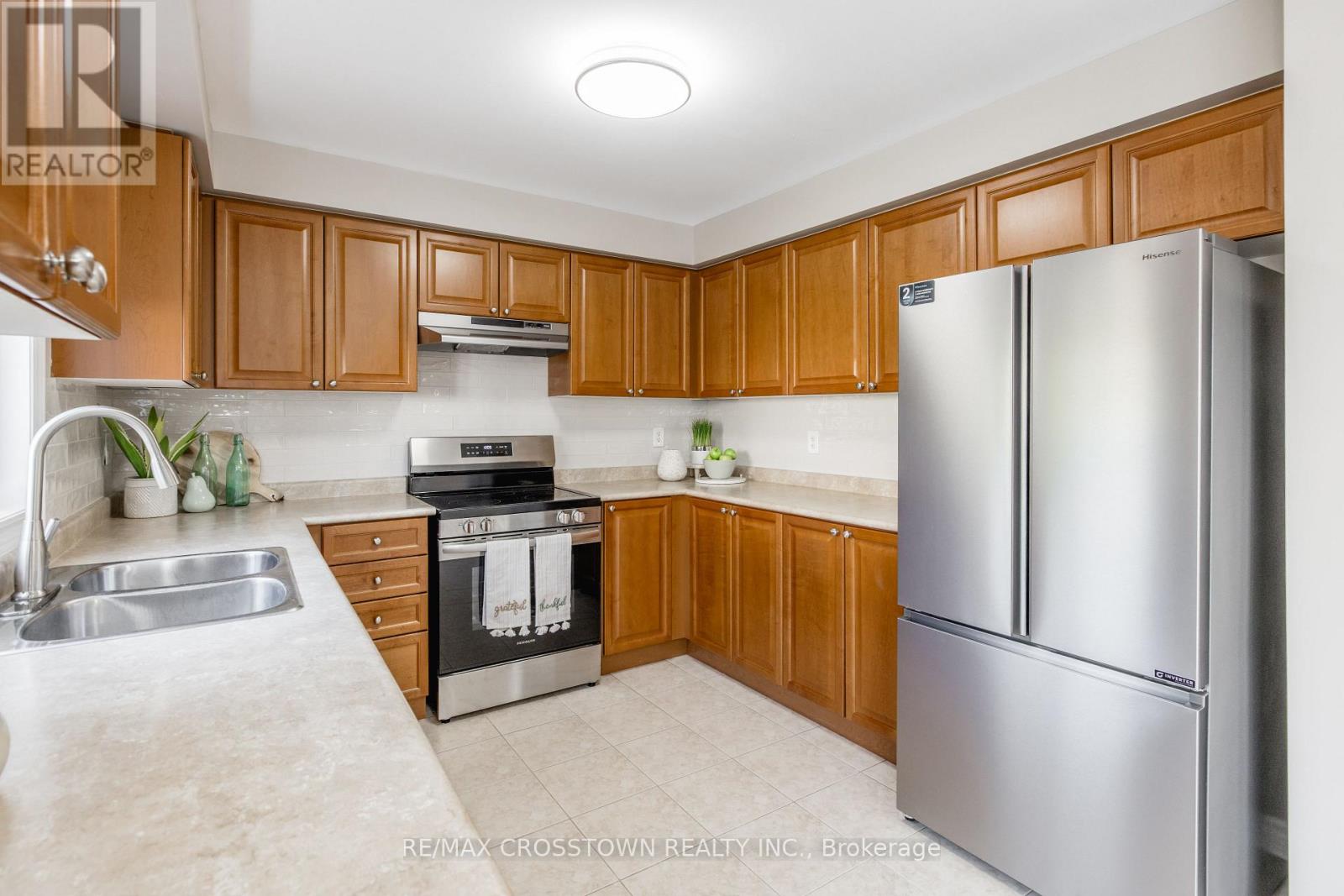 22 Maple Crown Terrace, Barrie (Innis-Shore), Ontario  L4M 7H4 - Photo 13 - S13663730