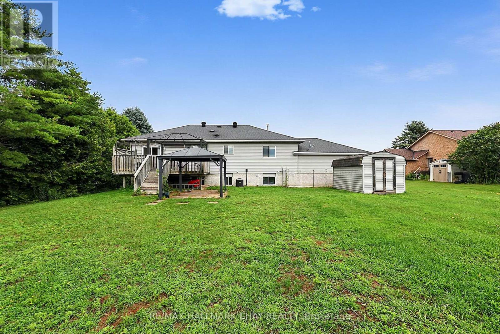 1 Dean Court, Wasaga Beach, Ontario L9Z 1J9 - Photo 12 - S13663746