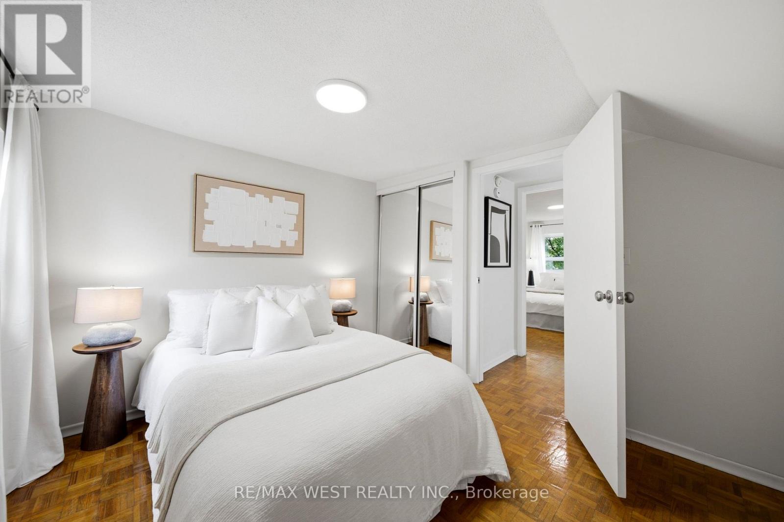 25 Batavia Avenue, Toronto, Ontario  M6N 4A1 - Photo 12 - W13663660